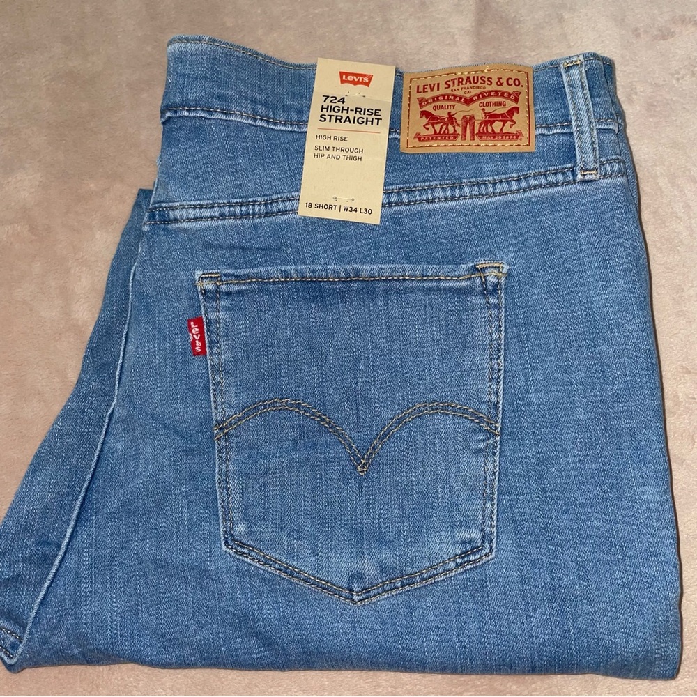 Levi’s 724 distressed high -rise straight jean W34/L30 1/2